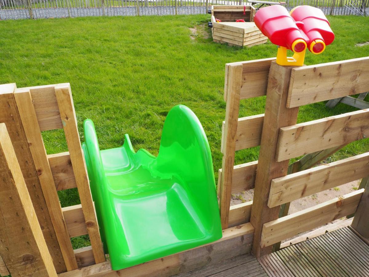 Carrowmena School House & Glamping 2* Limavady