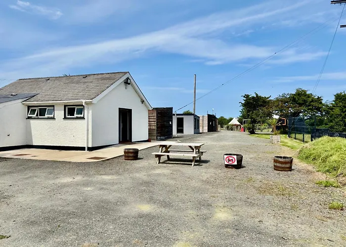 Carrowmena School House & Glamping