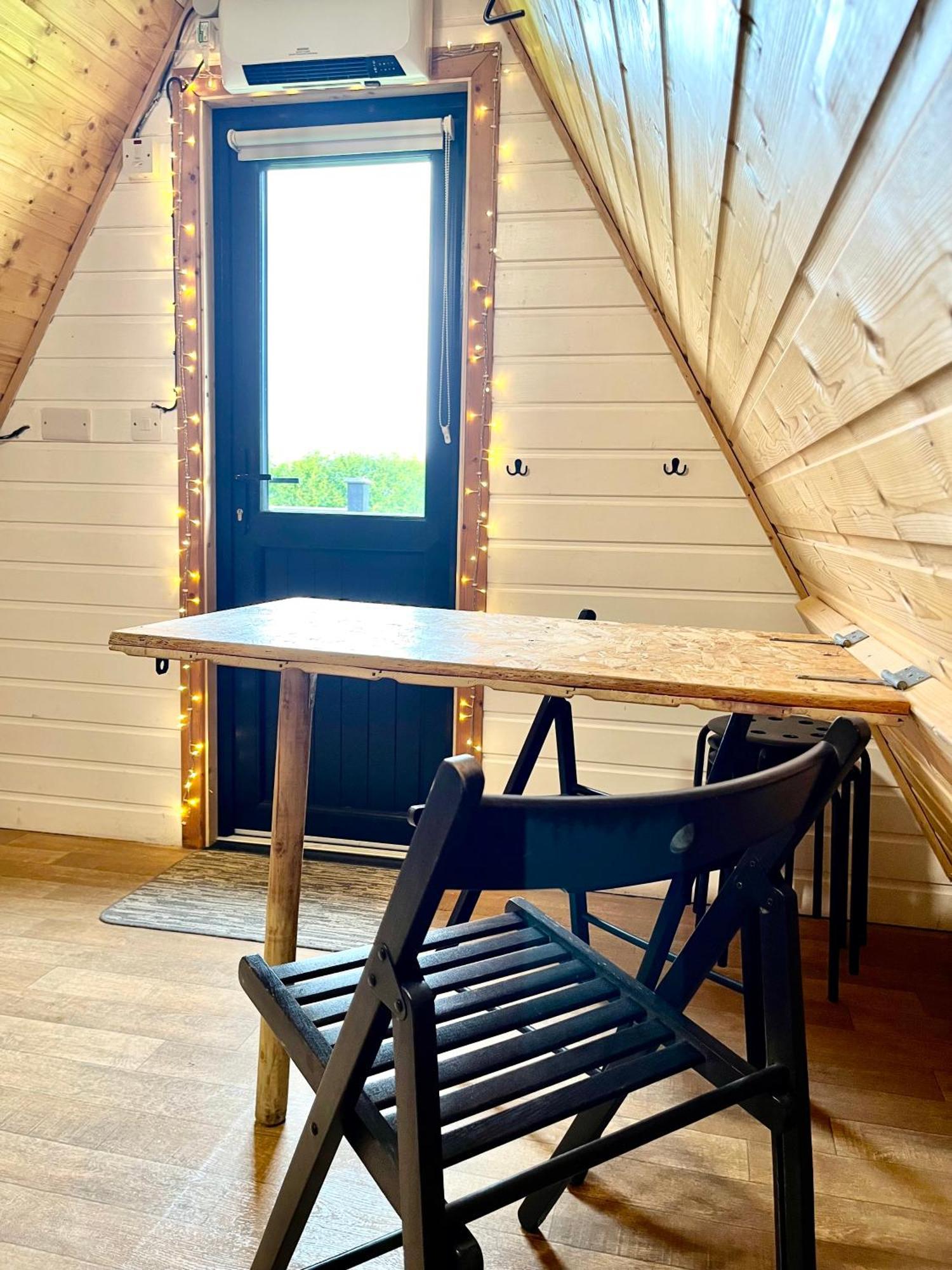 Carrowmena School House & Glamping Village de vacances Limavady