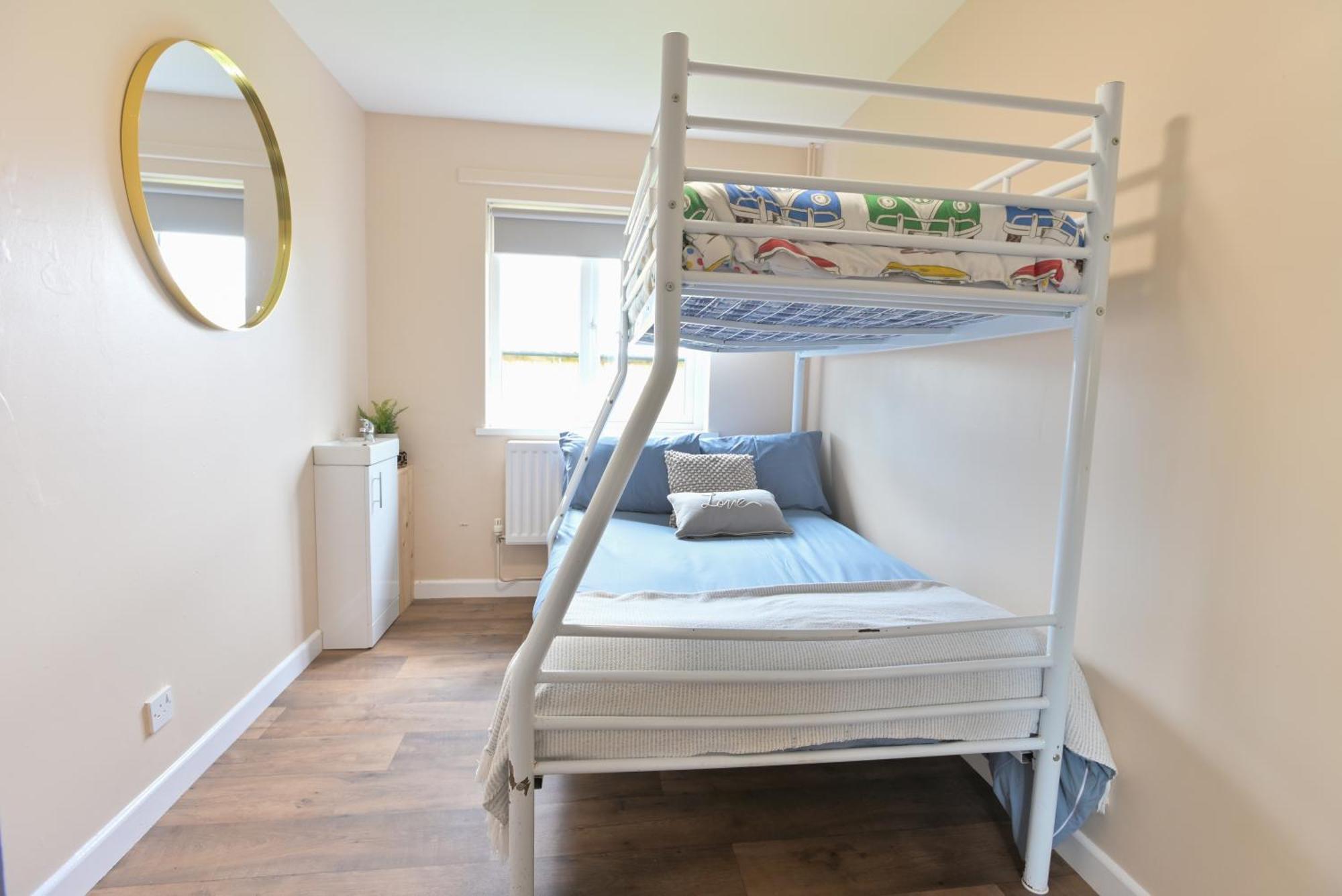 Carrowmena School House & Glamping 2* Limavady
